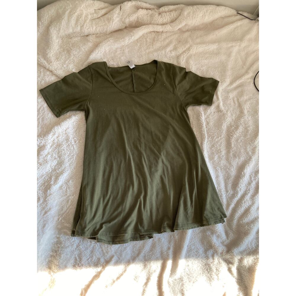 Lularoe long T-shirt Tunic Top sage green Size Small